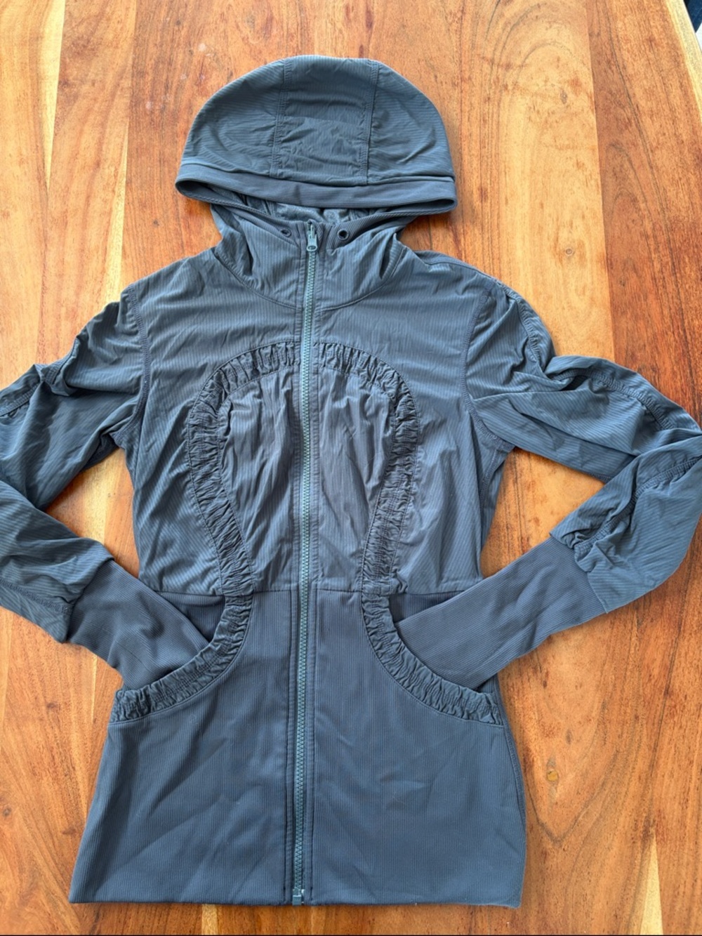 lululemon athletica Hooded rutched  Jacket - Grey